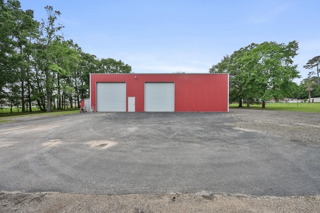 view of detached garage
