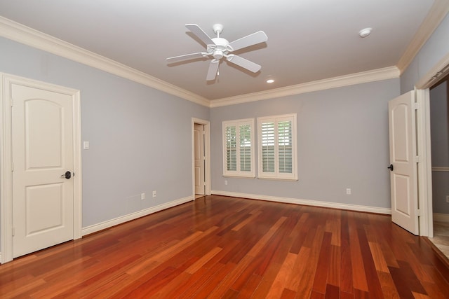 empty room featuring ceiling fan, crown molding, wood finished floors, baseboards, and recessed lighting
