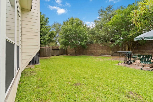 102 Pebble Walk Ln, Dickinson, TX 77539 - view of yard with a patio area