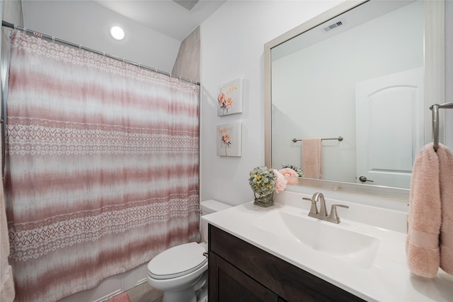 full bathroom with toilet, visible vents, a shower with shower curtain, and vanity