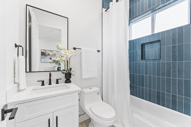 819 Dorothy St Unit A, Houston, TX 77008 - full bathroom with vanity, toilet, and shower / tub combo