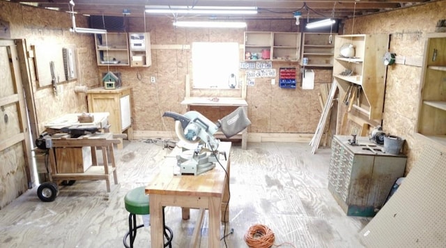20610 Live Oak Dr, Damon, TX 77430 - misc room with a workshop area