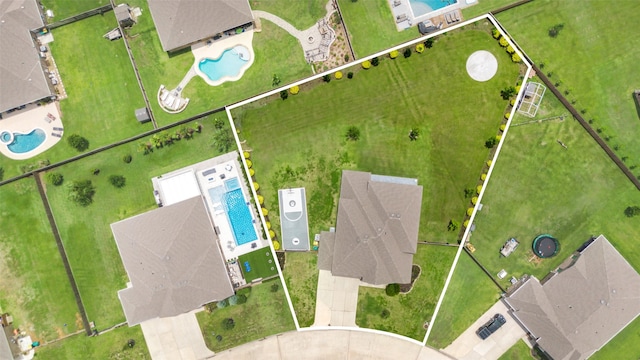6006 Henry Hamlet Dr, Conroe, TX 77304 - aerial view of property and surrounding area featuring a pool and property parcel outlined