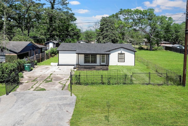 7817 Woodlyn Rd, Houston, TX 77028 - single story home with concrete driveway