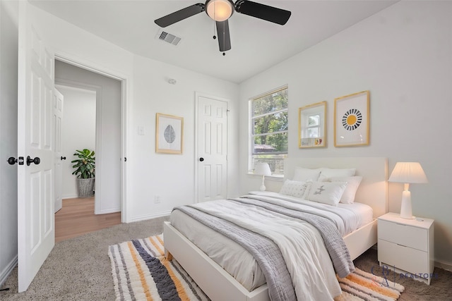 7817 Woodlyn Rd, Houston, TX 77028 - carpeted bedroom featuring baseboards, ceiling fan, and a closet