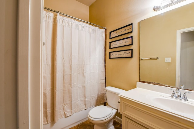 629 Pelican Harbour Dr, Texas City, TX 77590 - full bathroom featuring toilet, vanity, and shower / bathtub combination with curtain