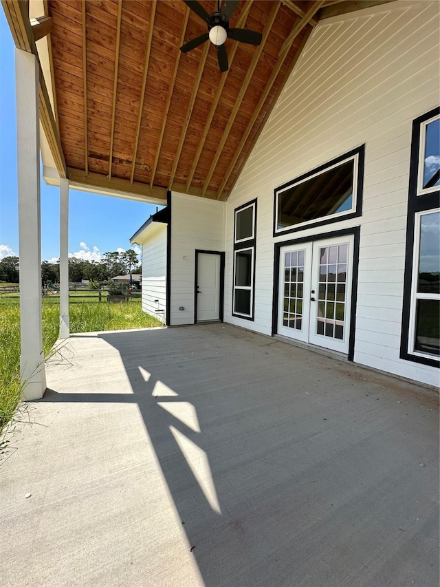 507 Kickapoo Dr, Anahuac, TX 77514 - view of patio / terrace with a ceiling fan