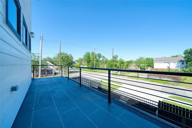 2420 Sumpter St, Houston, TX 77026 - view of balcony