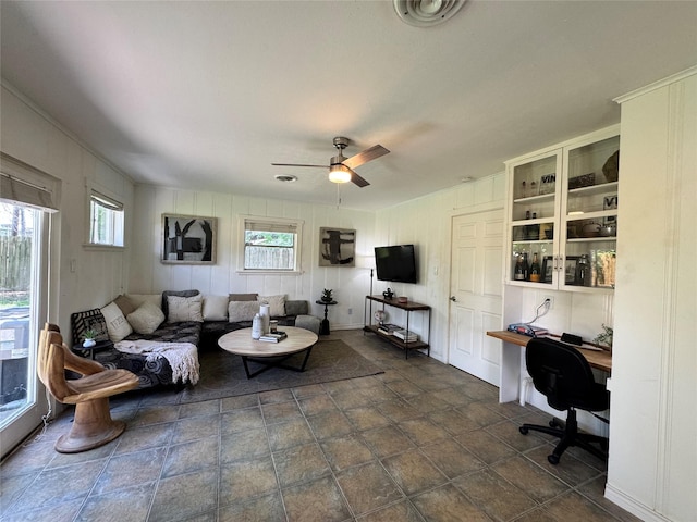7006 Jalna St, Houston, TX 77055 - living area featuring a ceiling fan