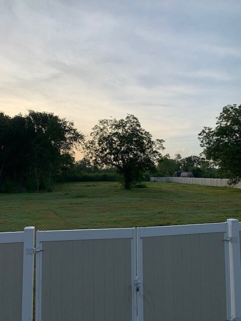 7933 Iowa Colony Blvd, Rosharon, TX 77583