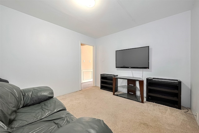 living area with carpet flooring