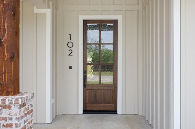 102 Tekla St, Weimar, TX 78962 - view of doorway to property