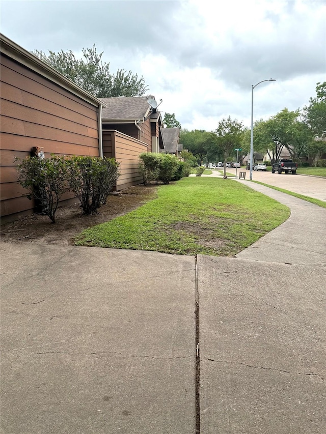 12606 Newbrook Dr, Houston, TX 77072 - view of yard