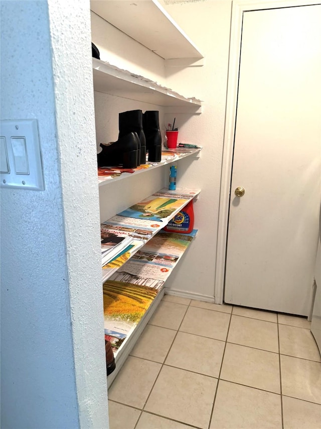 12606 Newbrook Dr, Houston, TX 77072 - view of pantry