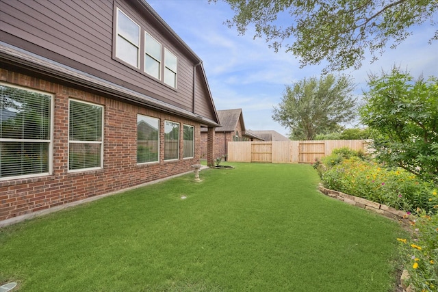 27018 Camirillo Creek Ln, Katy, TX 77494 - view of yard featuring a fenced backyard