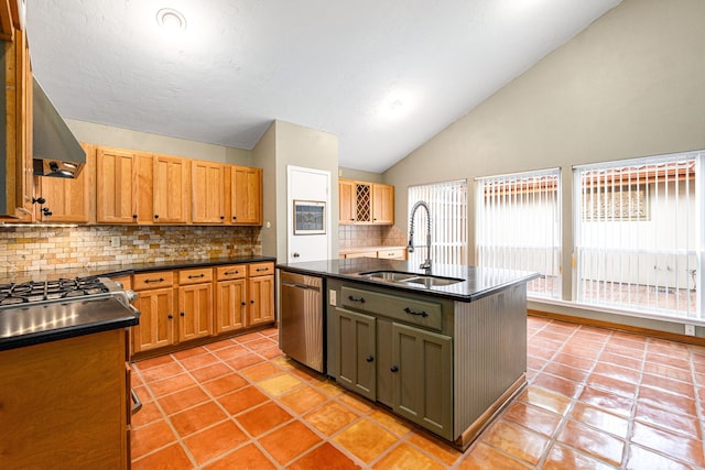 6103 Gallant Forest Dr, Houston, TX 77088 - kitchen with dark countertops, a sink, dishwasher, a kitchen island with sink, and decorative backsplash