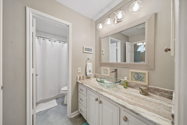 12858 Pelican Island Dr, Willis, TX 77318 - full bath with toilet, curtained shower, and vanity