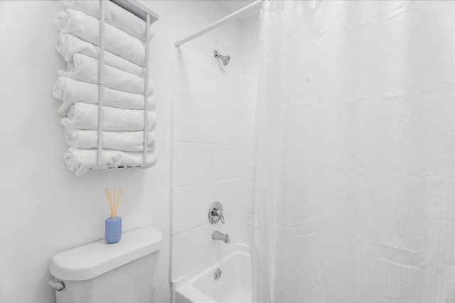 9502 Windswept Ln Unit 9502, Houston, TX 77063 - full bathroom with toilet and shower / bath combination with curtain