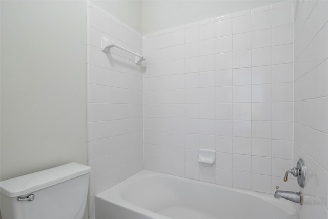 2126 Fortuna Bella Dr, Pearland, TX 77581 - full bath featuring toilet and shower / tub combination