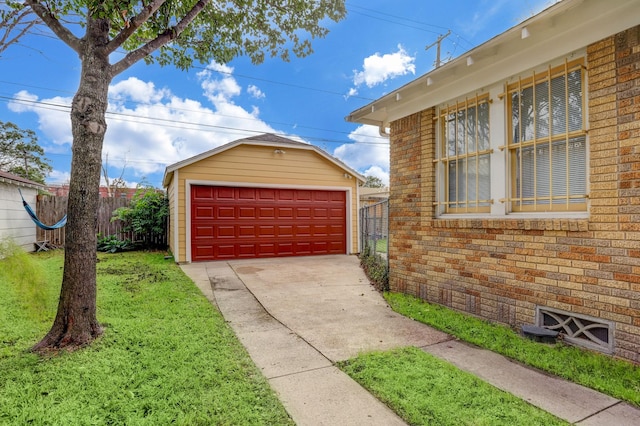 1106 Key St, Houston, TX 77009 - view of detached garage