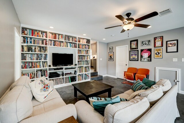 living room with visible vents, recessed lighting, baseboards, and ceiling fan