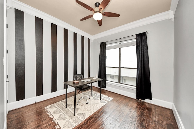5341 Nolda St Unit E, Houston, TX 77007 - office area with wood finished floors, wallpapered walls, crown molding, baseboards, and ceiling fan