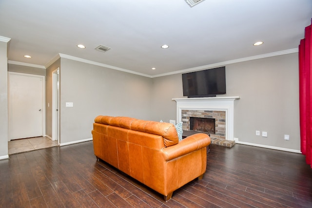 7318 River Garden Dr, Houston, TX 77095 - living room with visible vents, recessed lighting, baseboards, and dark wood-style floors