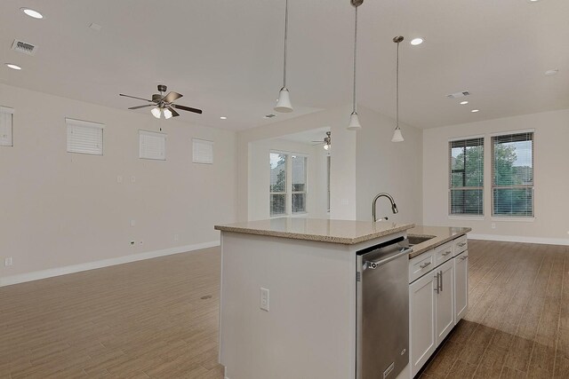 249 Palomino Ct, The Woodlands, TX 77382 - kitchen featuring open floor plan, ceiling fan, stainless steel dishwasher, and recessed lighting