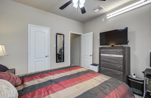7610 River Pass Dr, Pearland, TX 77581 - bedroom with ceiling fan and visible vents