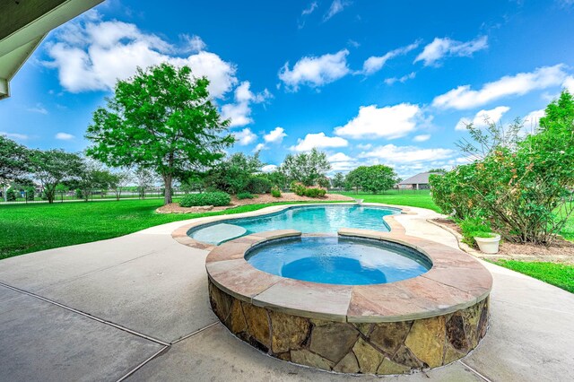 4703 Shadow Grass Dr, Katy, TX 77493 - view of pool with a pool with connected hot tub