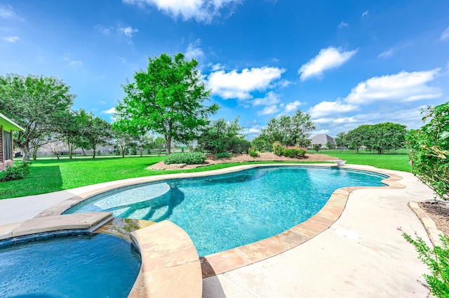 4703 Shadow Grass Dr, Katy, TX 77493 - view of swimming pool featuring a lawn and a pool with connected hot tub