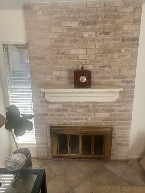 6106 W Airport Blvd Unit 18, Houston, TX 77035 - detailed view of a brick fireplace