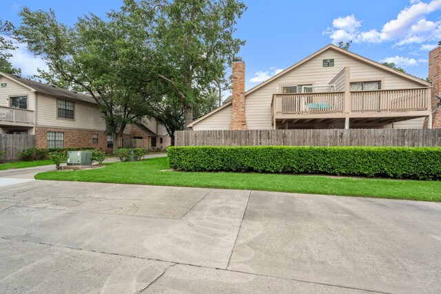 exterior space featuring fence