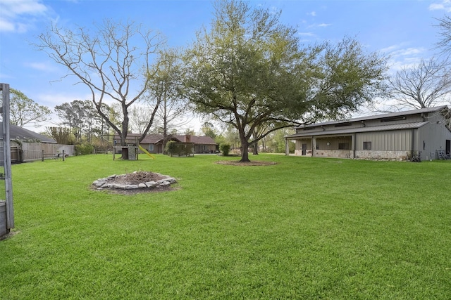 2711 N Saddlebrook Ln, Katy, TX 77494 - view of yard with fence