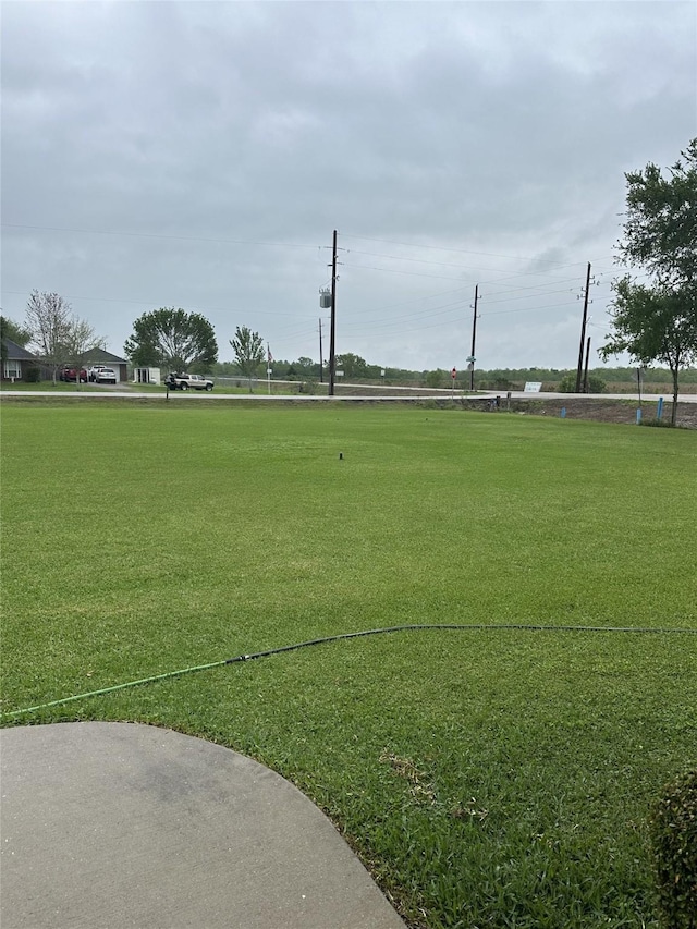 4060 Dubuque Pkwy, Rosharon, TX 77583 - view of community featuring a yard
