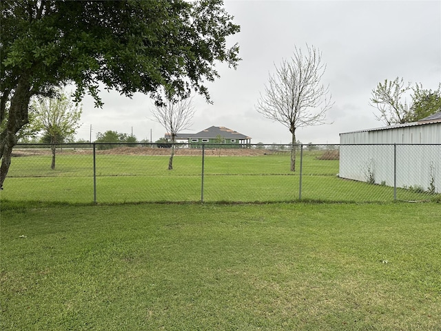 4060 Dubuque Pkwy, Rosharon, TX 77583 - view of yard featuring fence
