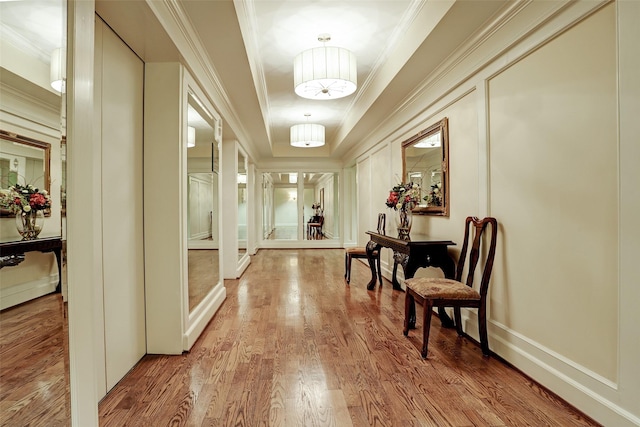 2929 Buffalo Speedway Unit A601, Houston, TX 77098 - foyer featuring crown molding and light wood finished floors