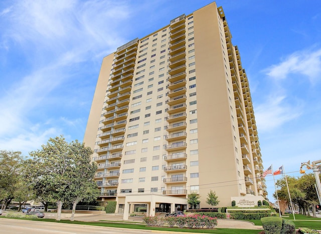 2929 Buffalo Speedway Unit A601, Houston, TX 77098 - view of apartment building / complex