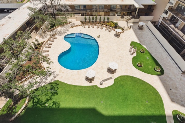 2929 Buffalo Speedway Unit A601, Houston, TX 77098 - community pool with a patio