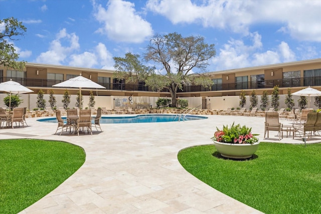 2929 Buffalo Speedway Unit A601, Houston, TX 77098 - community pool featuring a patio area