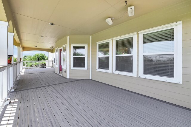 1004 8th St, San Leon, TX 77539 - view of wooden terrace