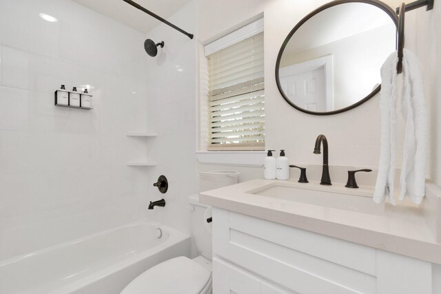 1747 Forest Hill Blvd, Houston, TX 77023 - full bath featuring vanity, toilet, and shower / tub combination