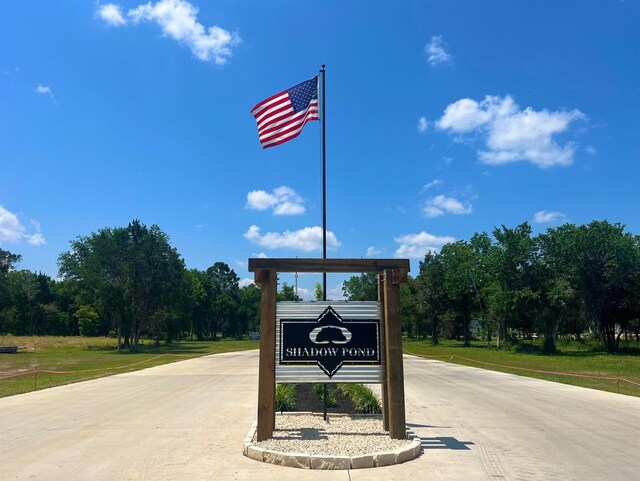 2702 Whispering Pine Dr, Alvin, TX 77511
