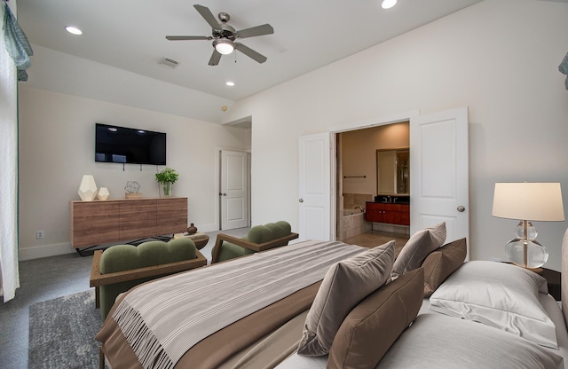 402 Parker St, Houston, TX 77007 - bedroom featuring connected bathroom, recessed lighting, baseboards, and visible vents