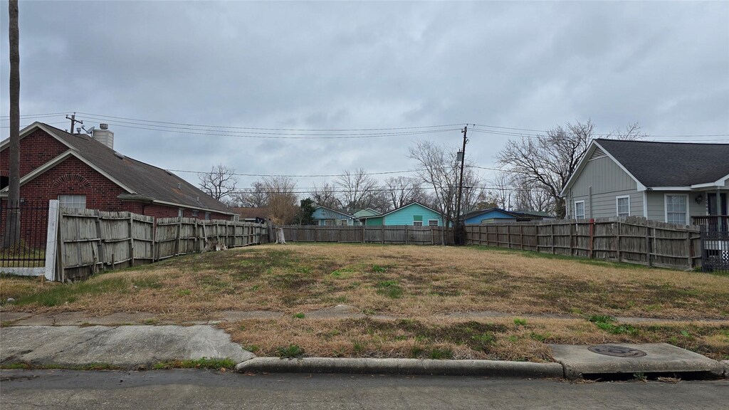 2503 N Ave, Pasadena, TX 77506