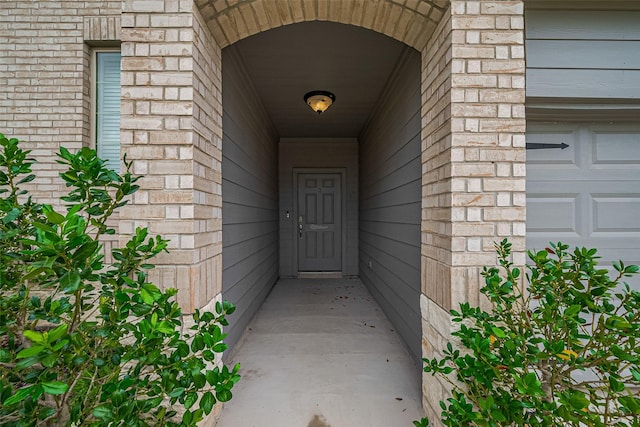 12518 Pelican Bay Dr, Houston, TX 77038 - entrance to property featuring brick siding and a garage