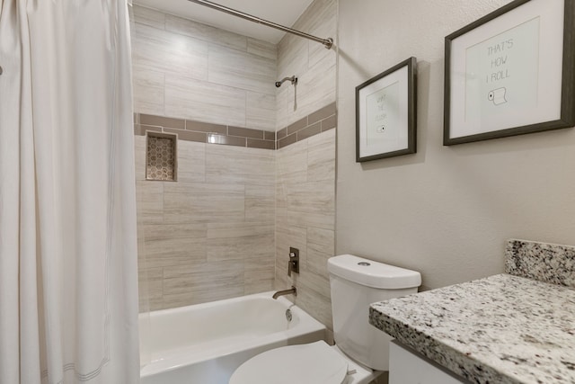 1015 Gardendale Dr, Houston, TX 77018 - full bath featuring shower / bath combo with shower curtain, toilet, and vanity