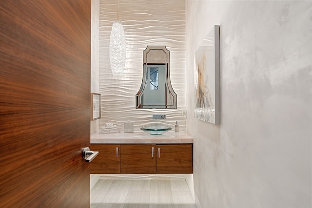 15618 Oyster Cove Dr, Sugar Land, TX 77478 - bathroom with vanity