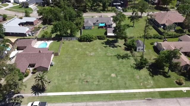 1002 Oak Leaf St, La Porte, TX 77571