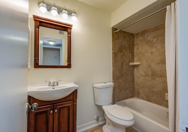 3500 Tangle Brush Dr Unit 7, The Woodlands, TX 77381 - bathroom with visible vents, shower / bath combination with curtain, baseboards, vanity, and toilet